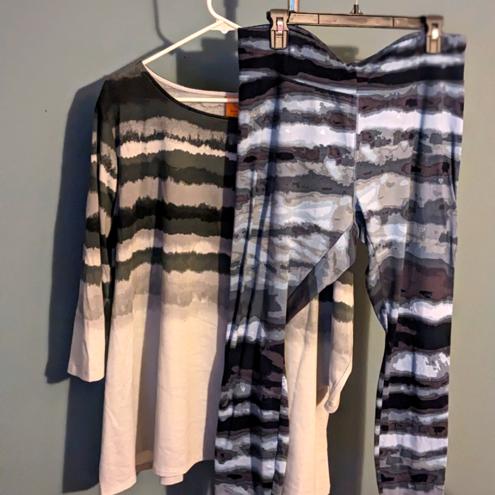 Women's plus outfit
